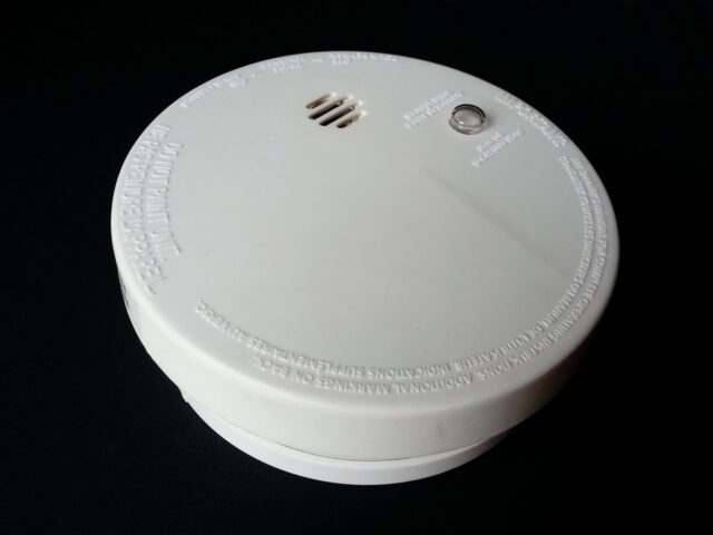 6 Mistakes to Avoid For Smoke Detector Installations 